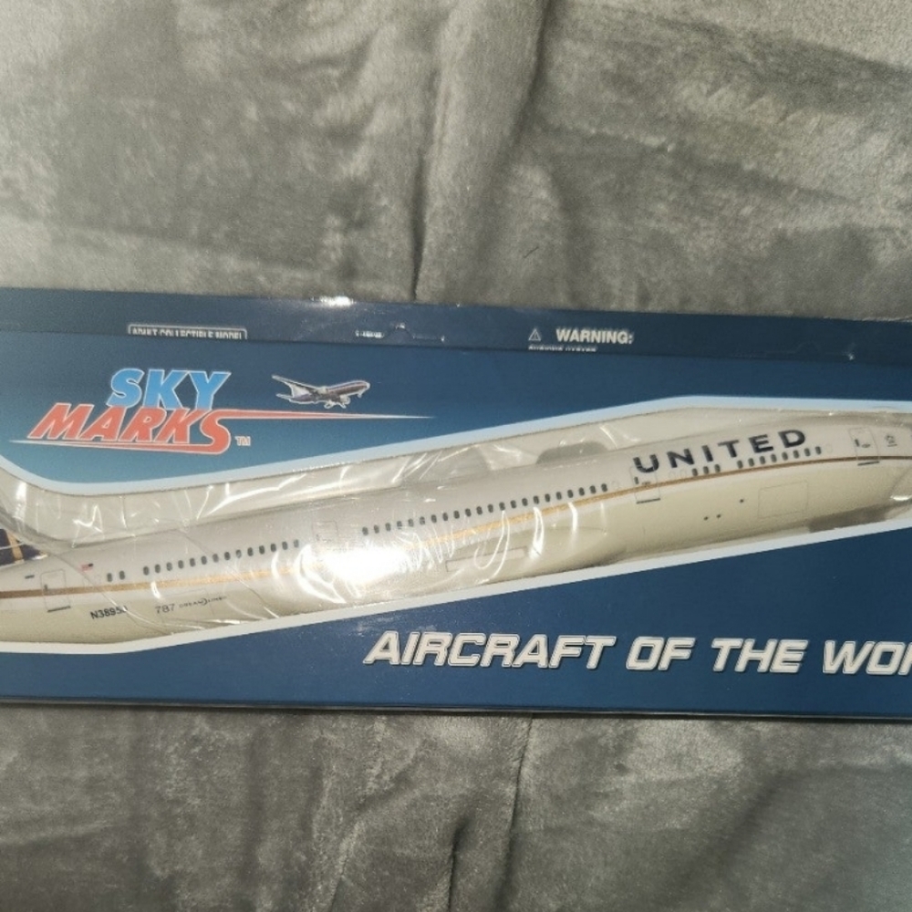 Toy UNITED airplane